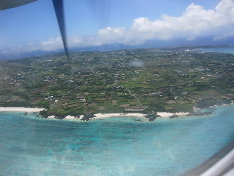 飛行機から見た与論島